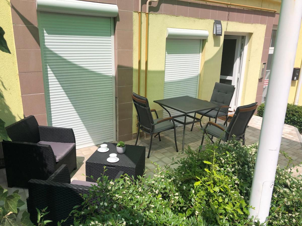 La Bella Centrum Apartmanok Piros/Sarga Хевиз Экстерьер фото
